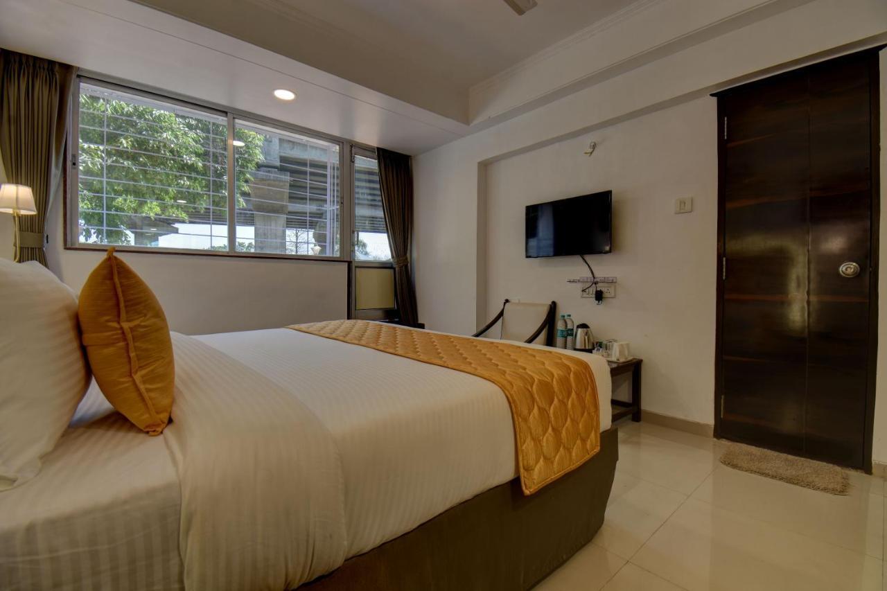 Elite Hotel 罗纳瓦拉 外观 照片