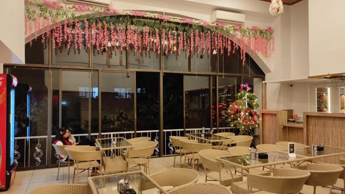 Elite Hotel 罗纳瓦拉 外观 照片